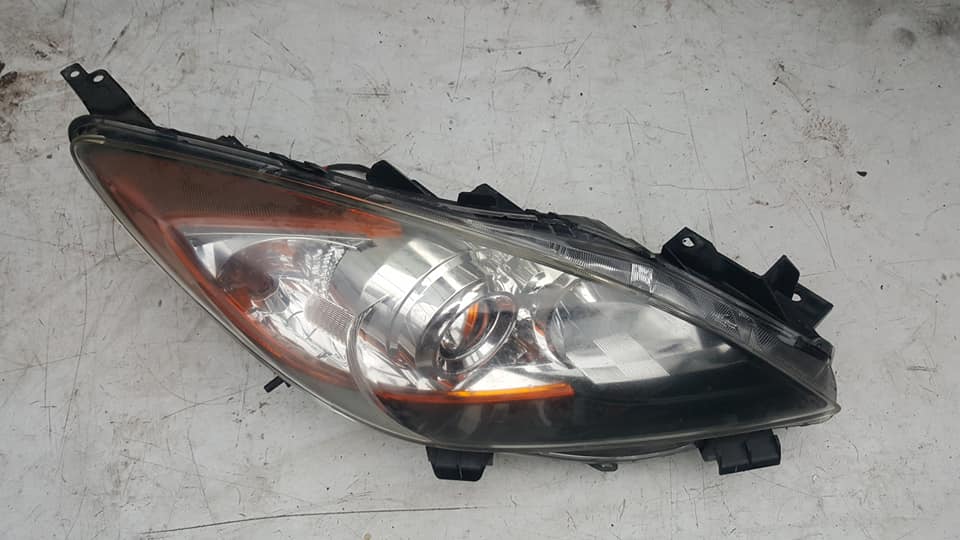 FARO DELANTERO DERECHO MAZDA 3 2014 AL 2016